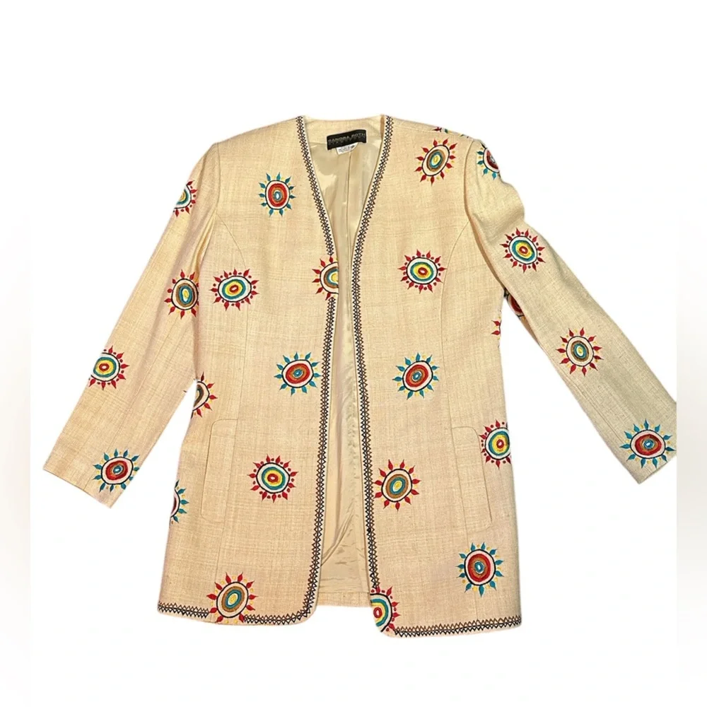 Stunning 100% silk Vintage Unique  Embroidered Cream blazer - Picture 2 of 15